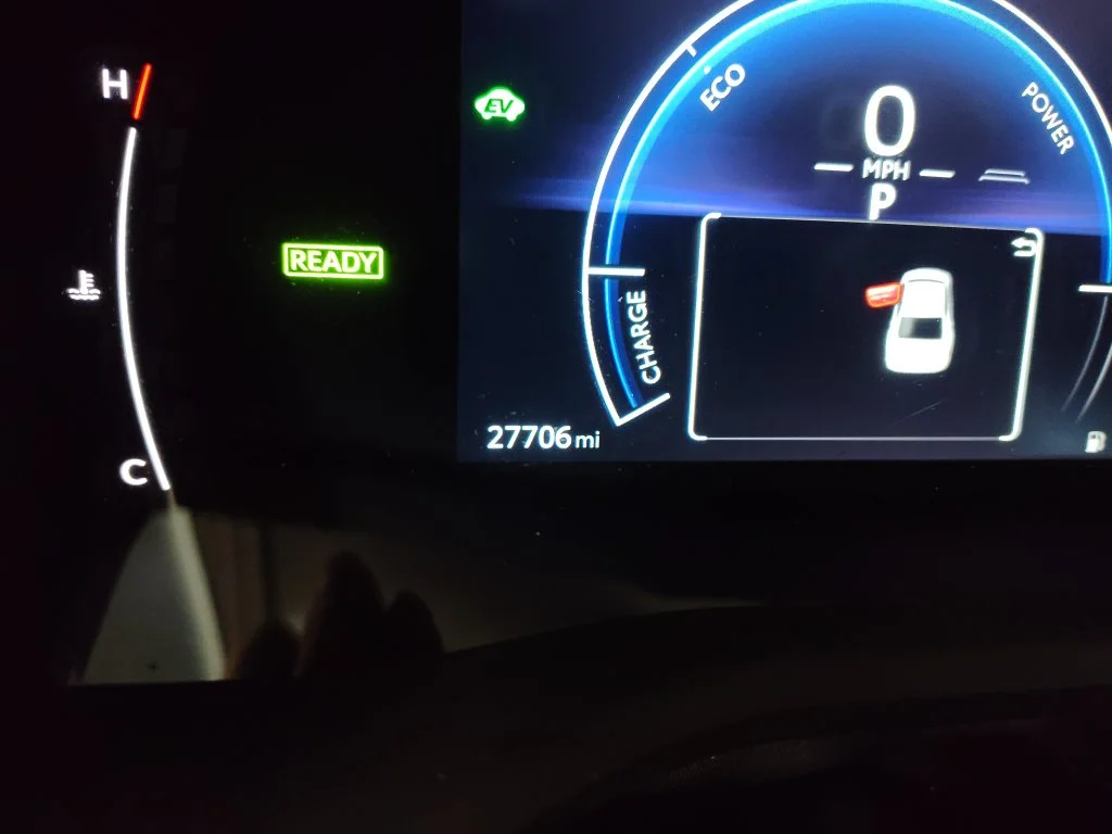 Certified Used 2025 Silver Toyota LE image 21