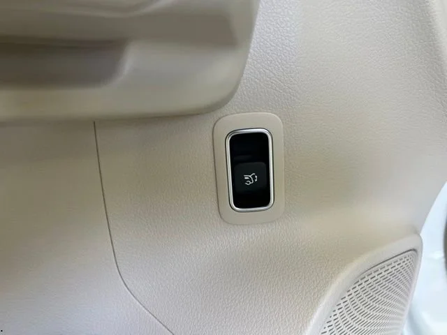 New 2026 Polar White Mercedes-Benz GLA 250 image 61
