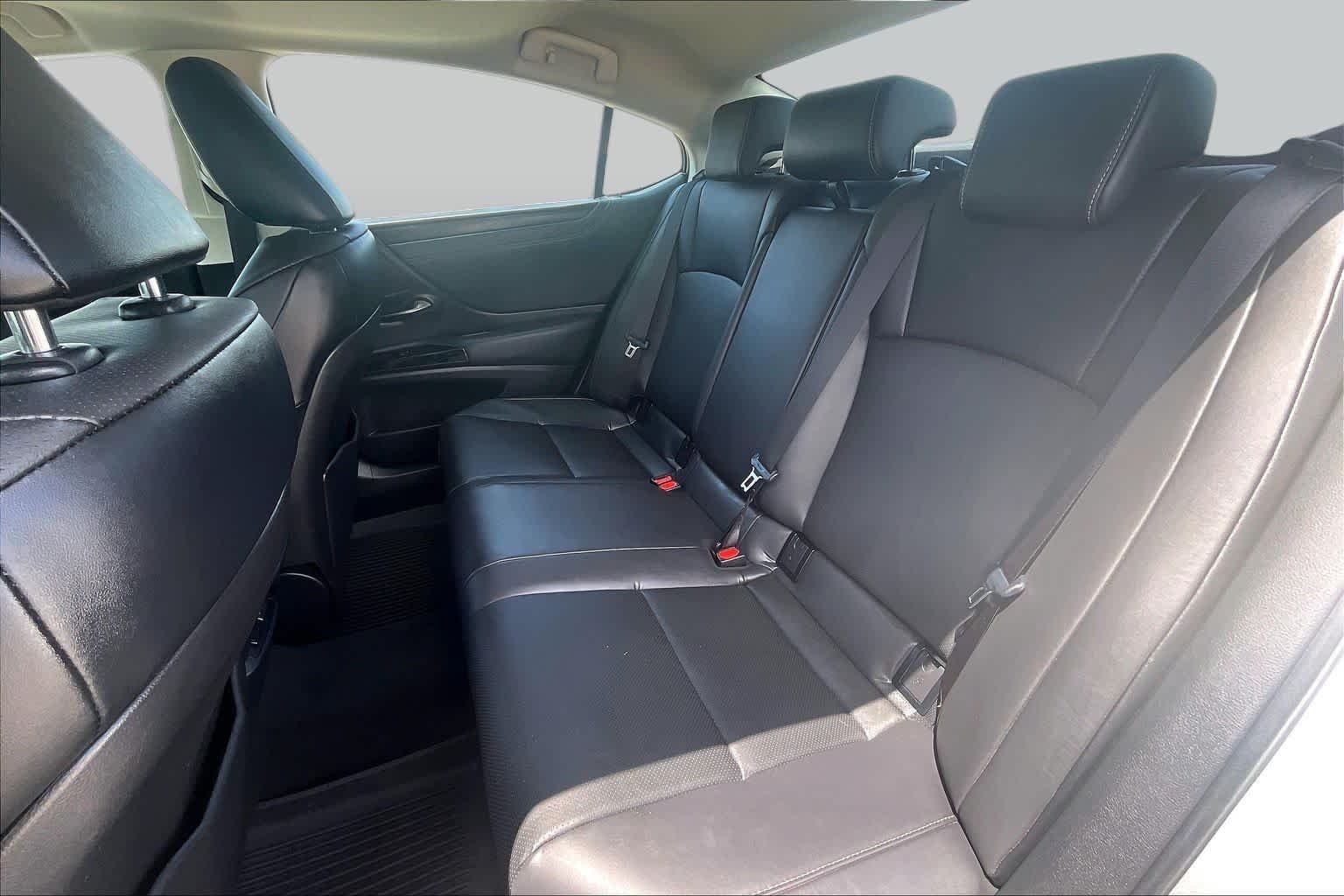Certified Used 2025 Iridium Lexus  image 19