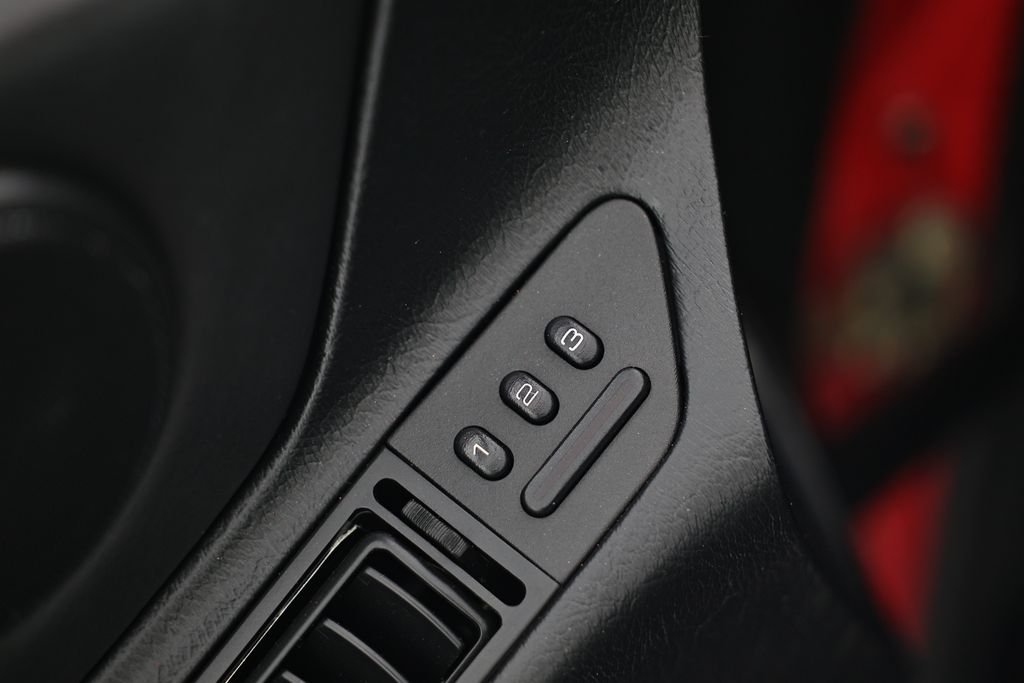 Used 1994  Porsche GTS image 25