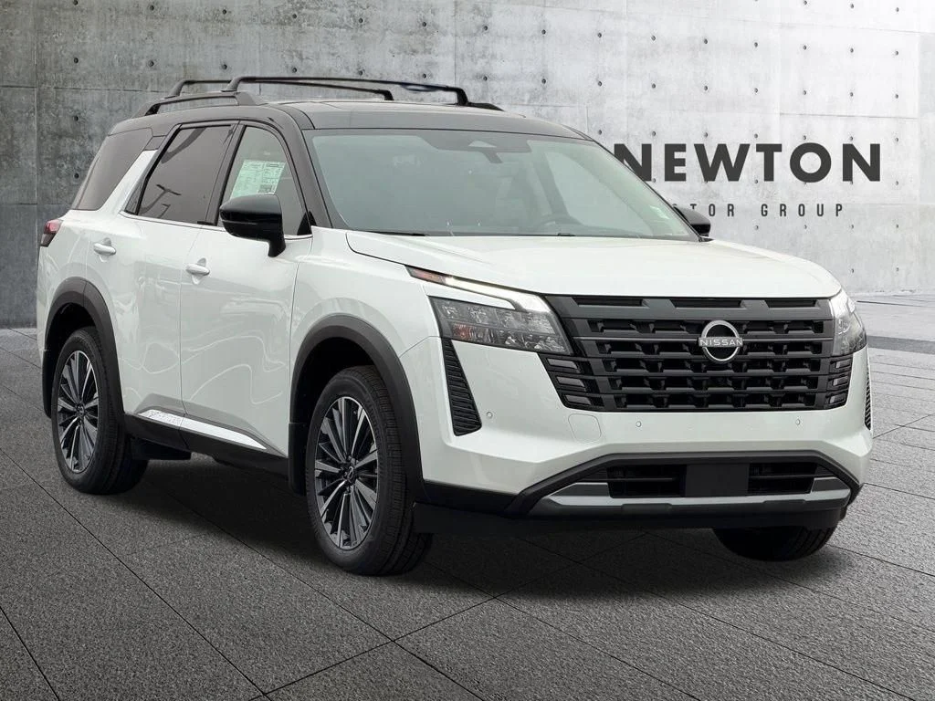 New 2026 Everest White Pearl TriCoat / Super Black Two-tone Nissan Platinum image 1