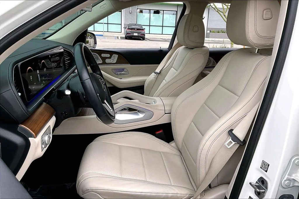 Used 2023  Mercedes-Benz GLS 450 image 10