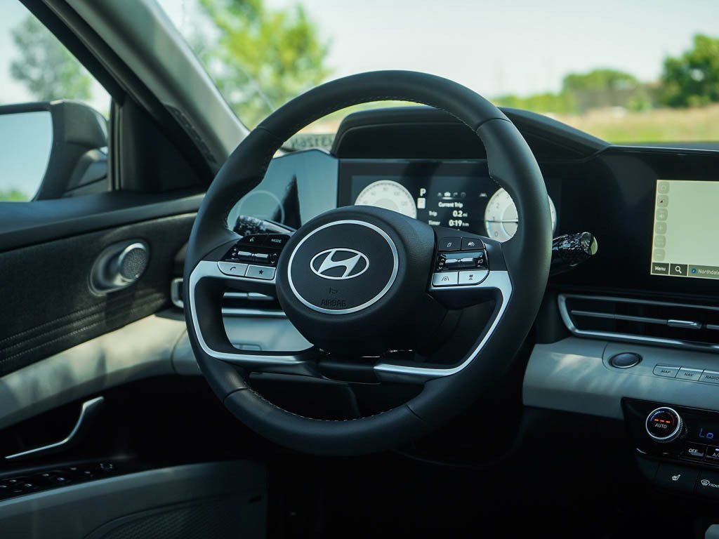 New 2026 Amazon Gray Hyundai Limited Sedan FWD image 14