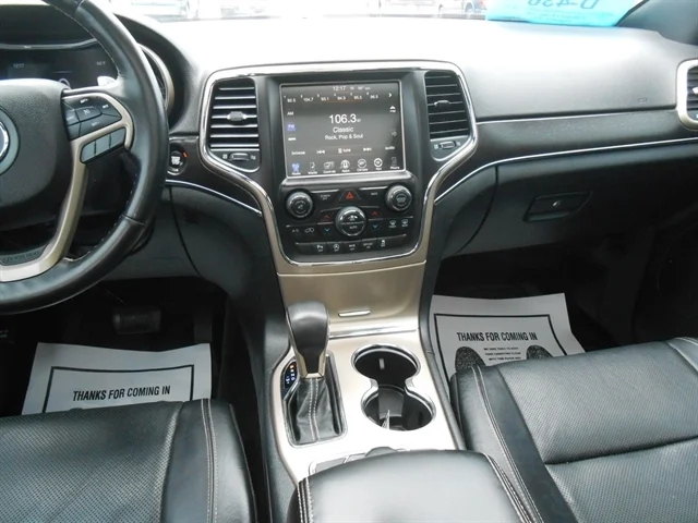 Used 2017 Granite Crystal Metallic JEEP Limited image 5