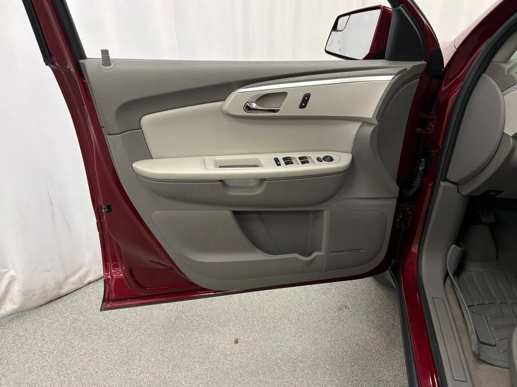 Used 2011 Red Jewel Tintcoat Chevrolet LT w/1LT image 24