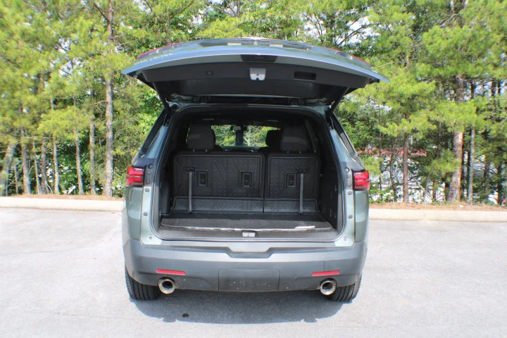 Used 2023 Silver Sage Metallic Chevrolet LT Cloth image 16