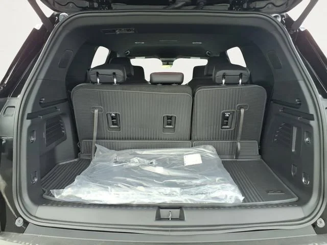 New 2026 Mosaic Black Metallic Chevrolet Z71 image 21