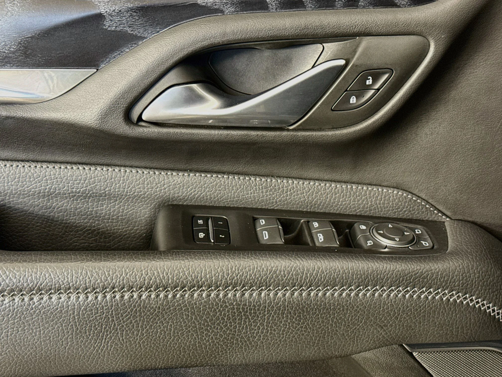 Used 2022 ONYX BLACK GMC Denali image 20