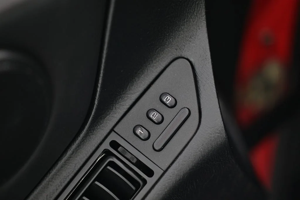Used 1994  Porsche GTS image 25