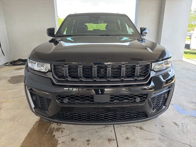 New 2026 Diamond Black Crystal Pearl-Coat Exterior Paint Jeep 85th Anniversary Edition image 11