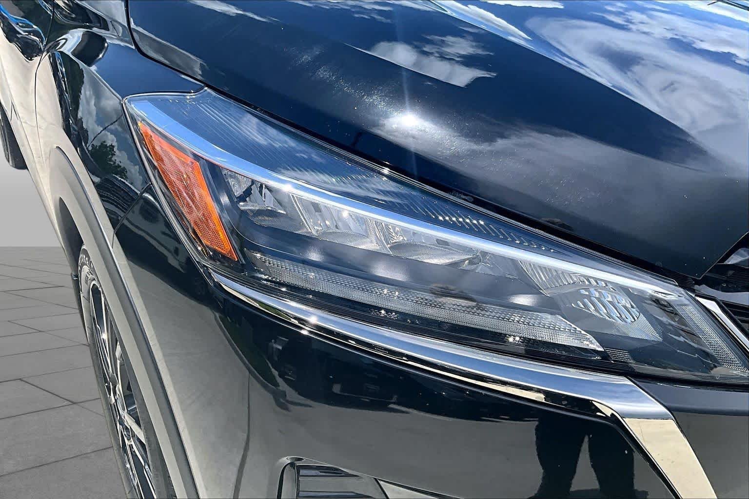 Used 2024 Super Black Nissan SR image 26