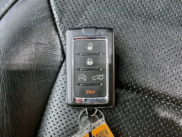 Used 2022 Gray Jeep Overland image 12