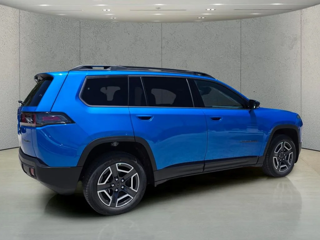 New 2026 Hydro Blue Pearl-Coat Exterior Paint Jeep Limited image 3