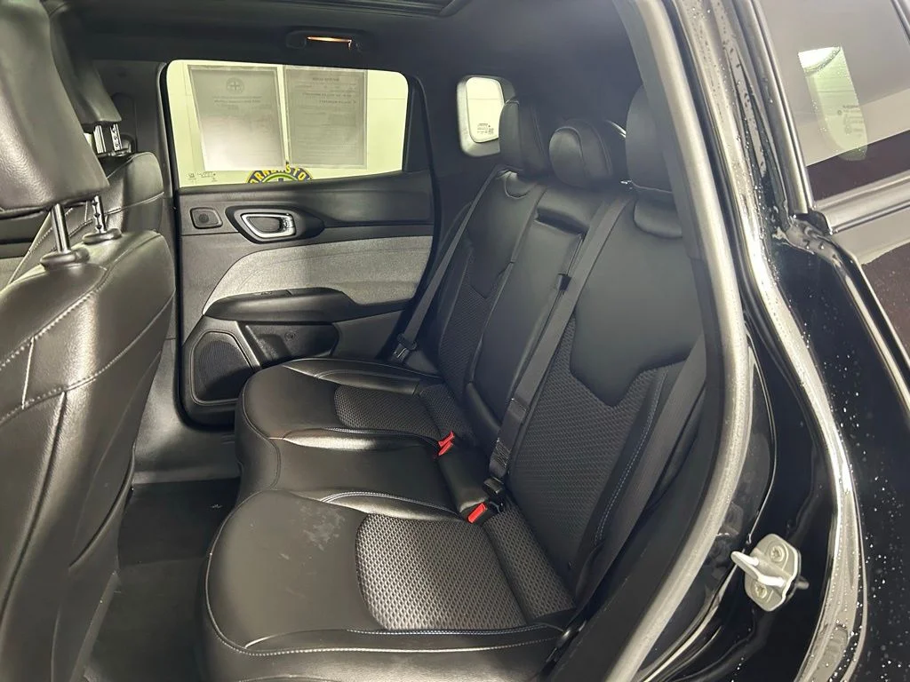 Used 2025 Diamond Black Jeep Latitude image 17