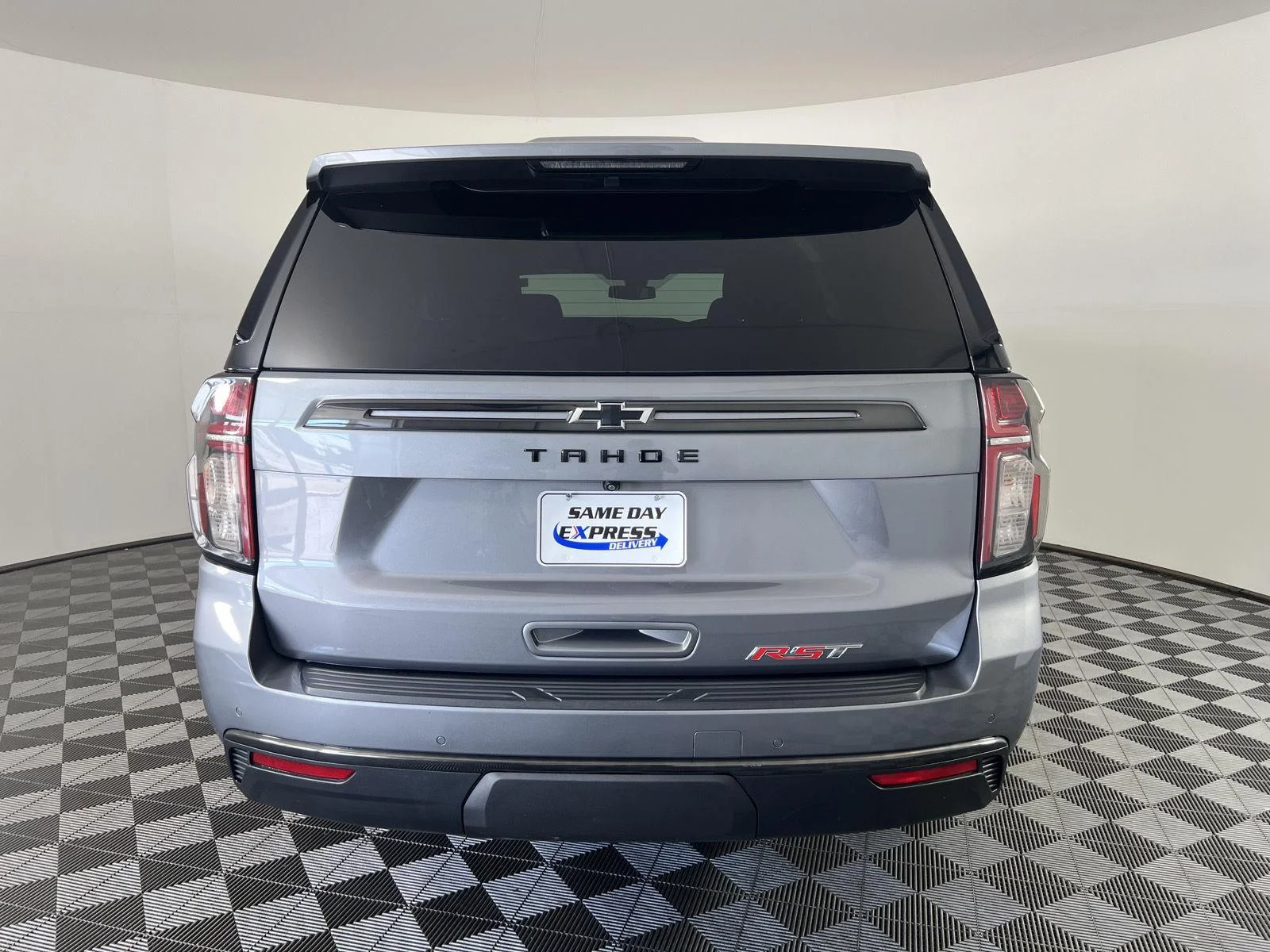 Used 2021 Steel Metallic Chevrolet RST image 31
