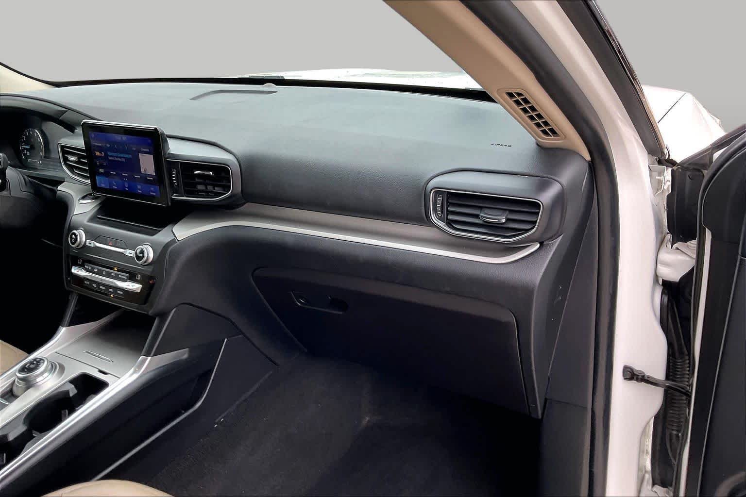 Used 2020 Star White Metallic Tri-Coat Ford XLT image 19