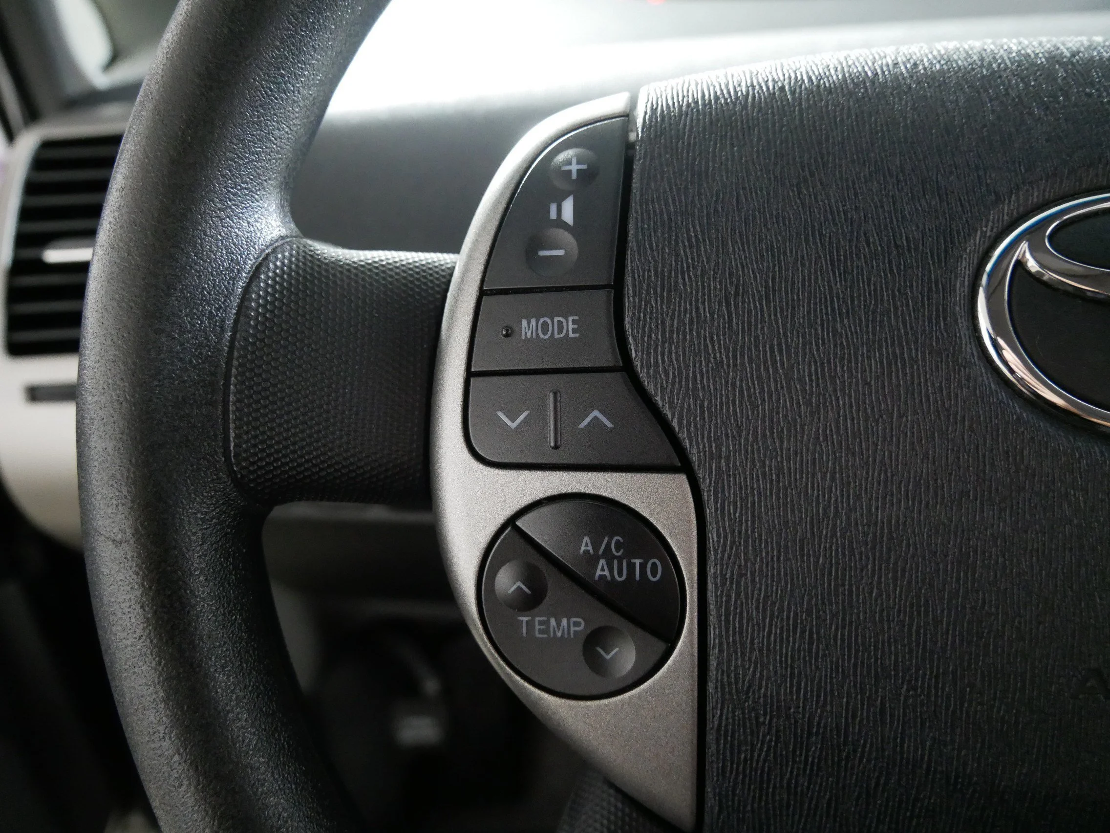 Used 2009 Magnetic Gray Metallic Toyota  image 27