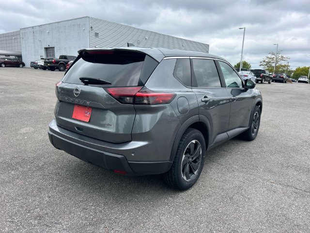 Used 2025 Gray Nissan SV image 3