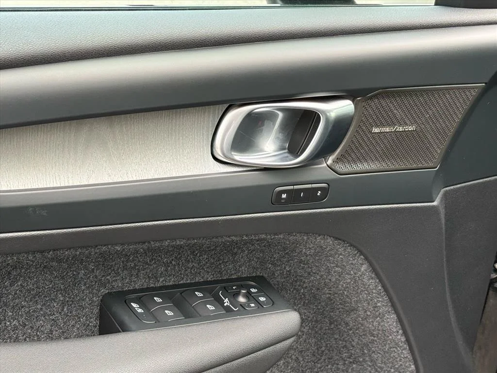New 2026 Onyx Black Volvo Ultra image 14
