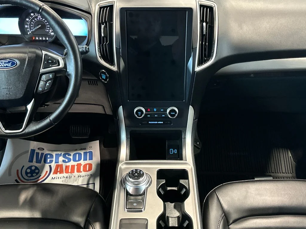 Used 2024 Gray Ford SEL image 38