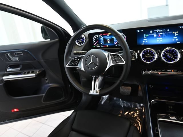 Used 2025  Mercedes-Benz GLA 250 image 30