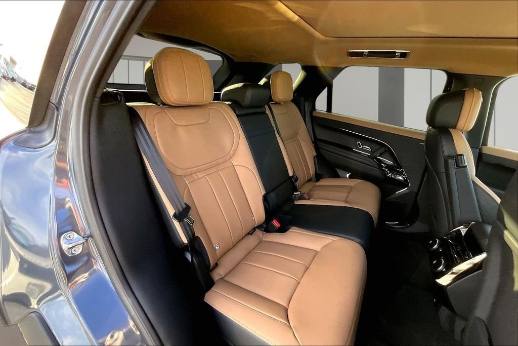 New 2026 VARESINE BLUE Land Rover Dynamic SE image 10
