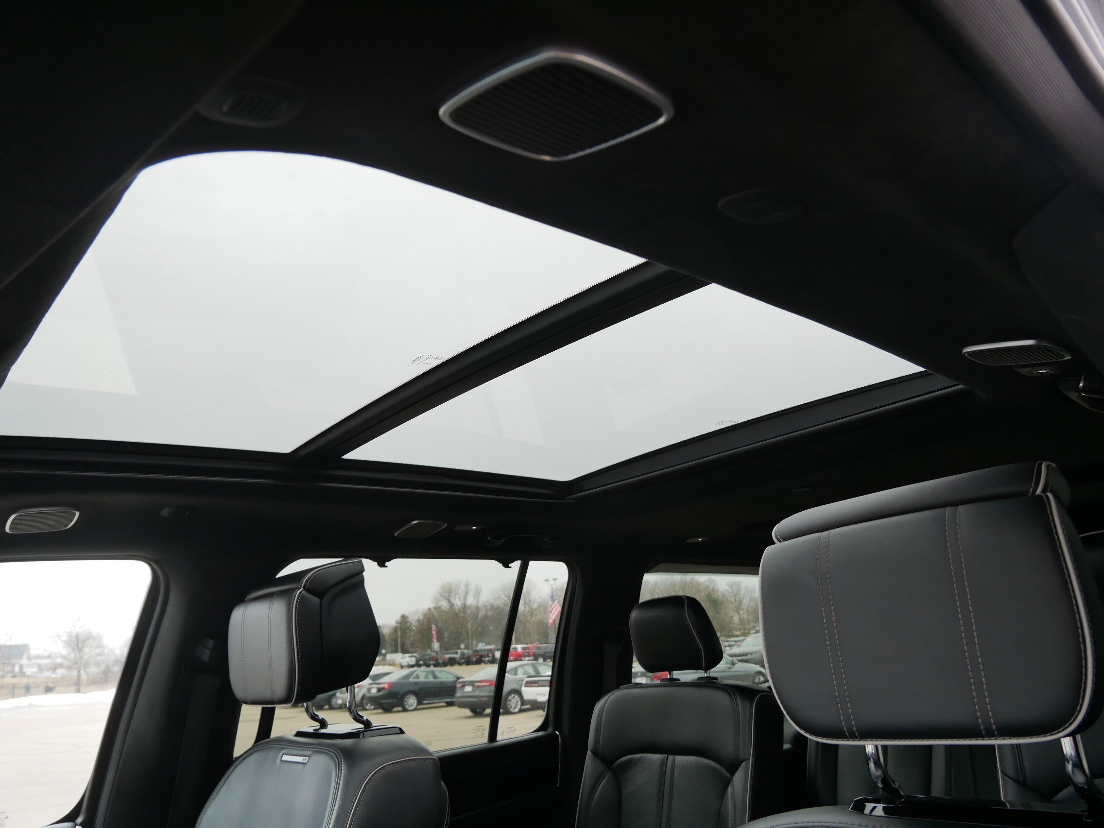 Used 2024 Midnight Sky Jeep Series II image 27