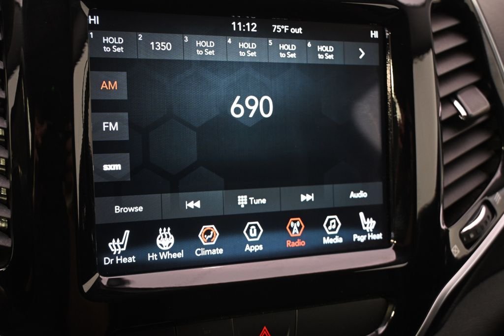 Used 2019 Blue Jeep Limited image 28
