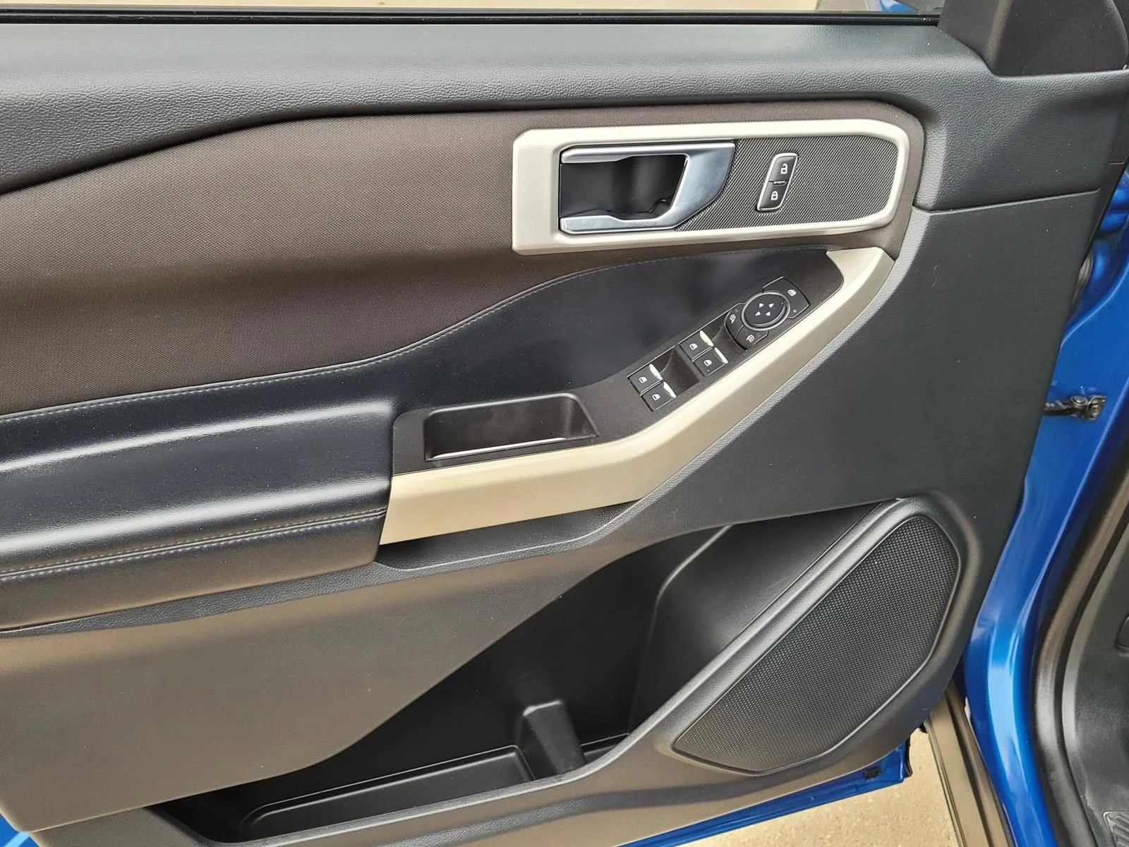 Used 2020 Blue Ford XLT image 21