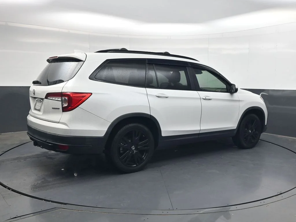 Used 2022 Platinum White Pearl Honda Special Edition image 4