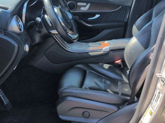 Used 2020  Mercedes-Benz GLC 300 image 11