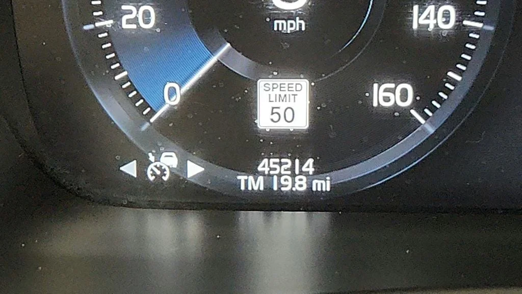 Used 2022 Savile Grey Metallic Volvo T6 AWD Inscription 7P w/ Bowers & Wilkins Audio & Air Suspension image 15