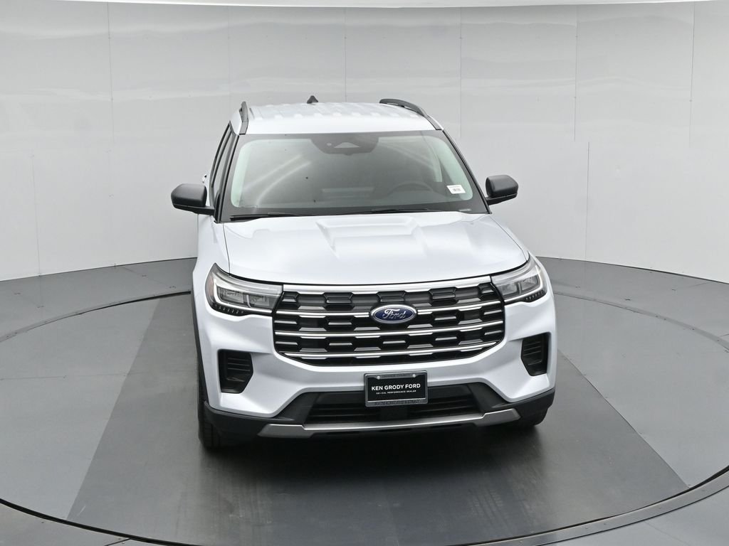 New 2026 Space White Metallic Ford Active image 38