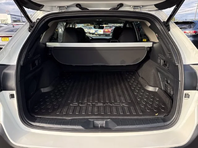 Used 2025 Crystal White Pearl Subaru Onyx Edition image 11