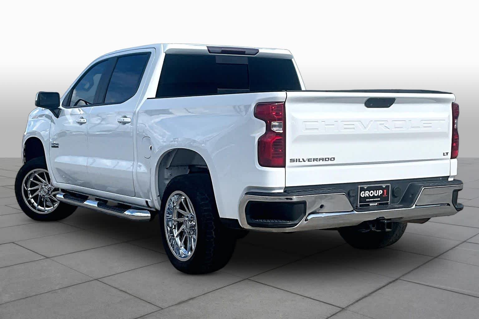 Used 2019 Summit White Chevrolet LT image 12