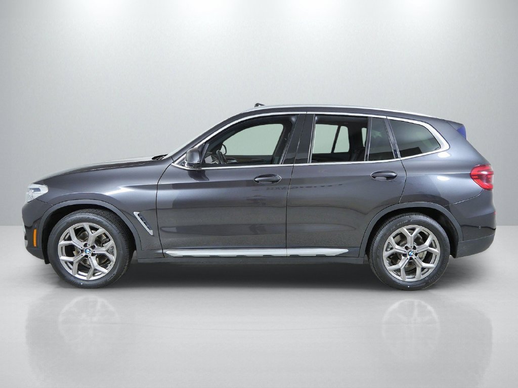 Used 2021 Dark Graphite Metallic BMW xDrive30i image 16