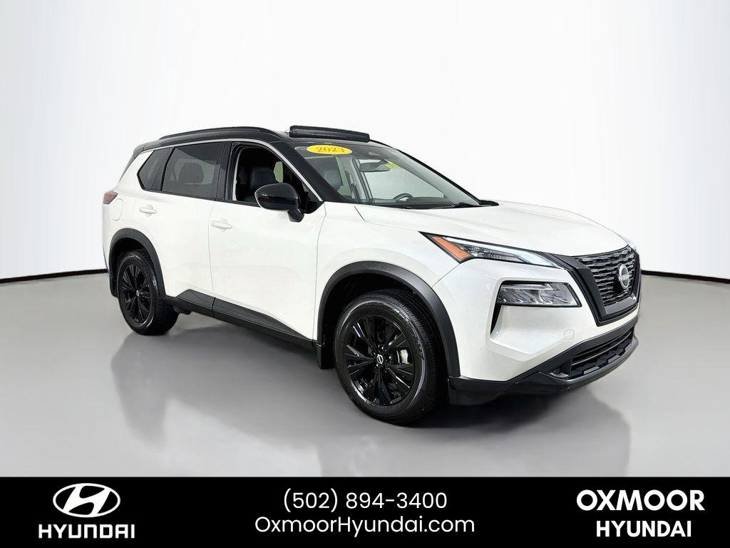 Used 2023 Pearl White Tricoat/Super Black Nissan SV image 1