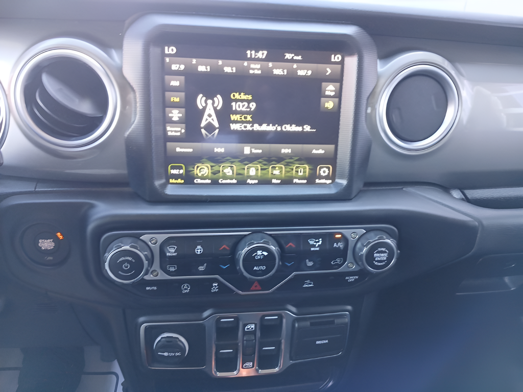 Used 2023 Green Jeep Sahara image 11
