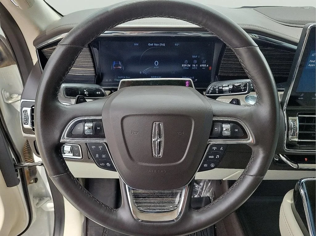Used 2022  Lincoln Black Label image 16