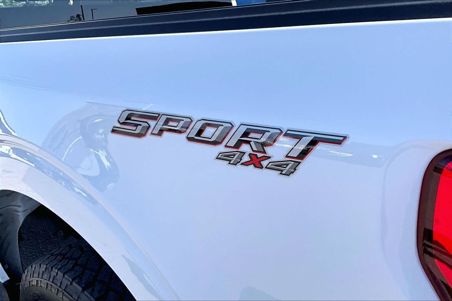 Used 2023 Oxford White Ford XLT image 30