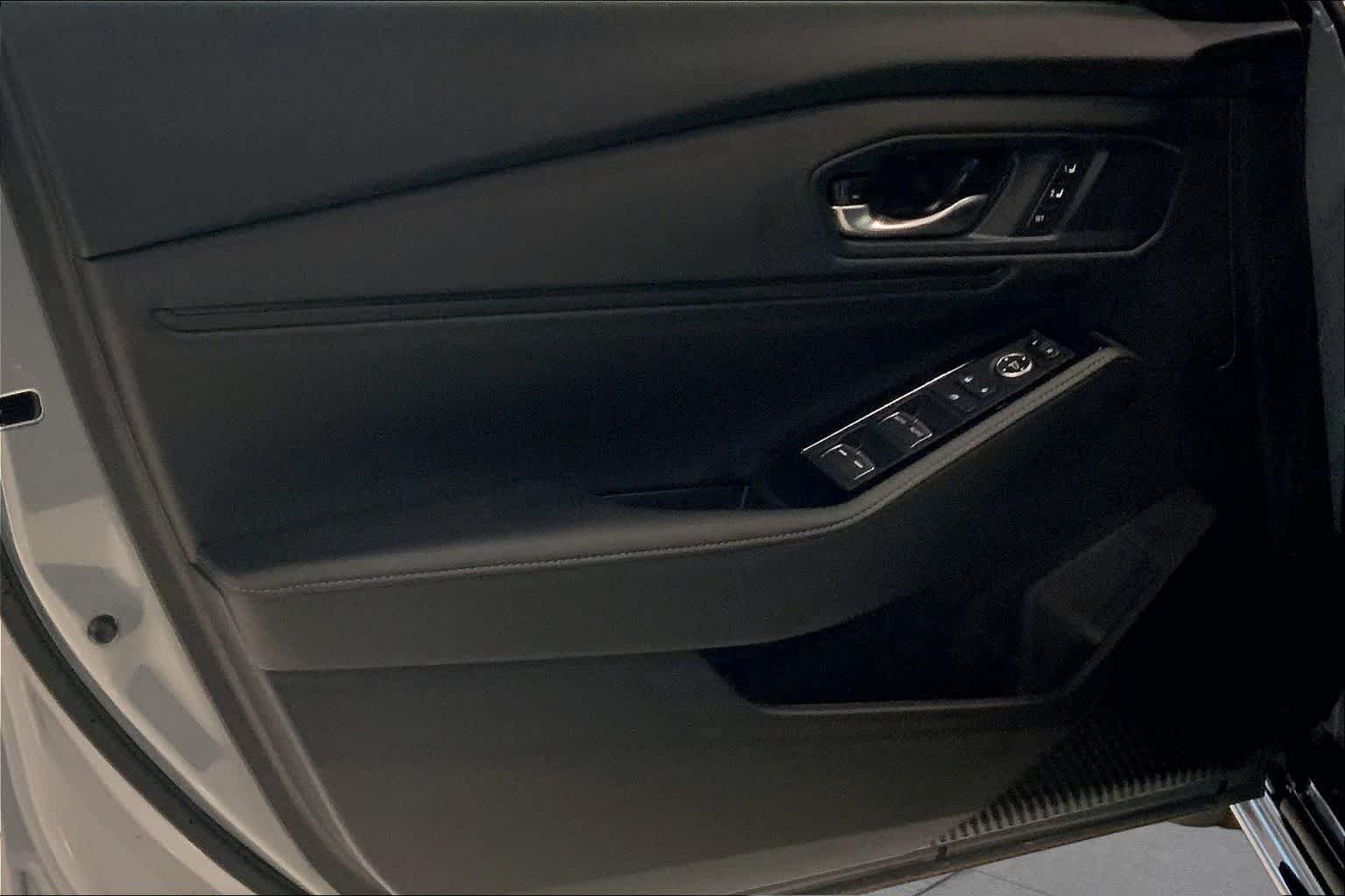 New 2026 Urban Gray Pearl Honda Touring Hybrid image 10