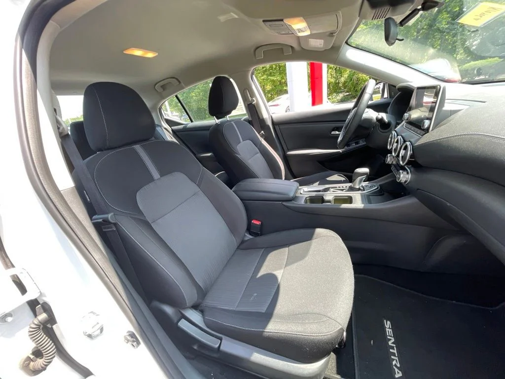 2025 Nissan Sentra SV - Photo 17
