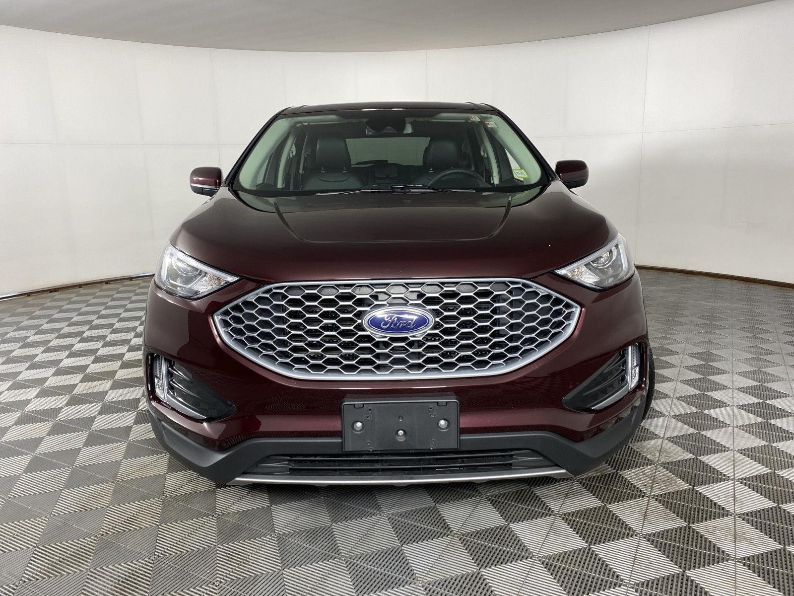 Used 2024 Burgundy Velvet Metallic Tinted Clearcoat Ford SEL image 16