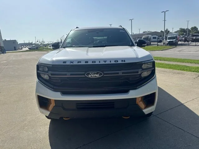 New 2026 Star White Metallic Tri-Coat Ford Tremor® image 11