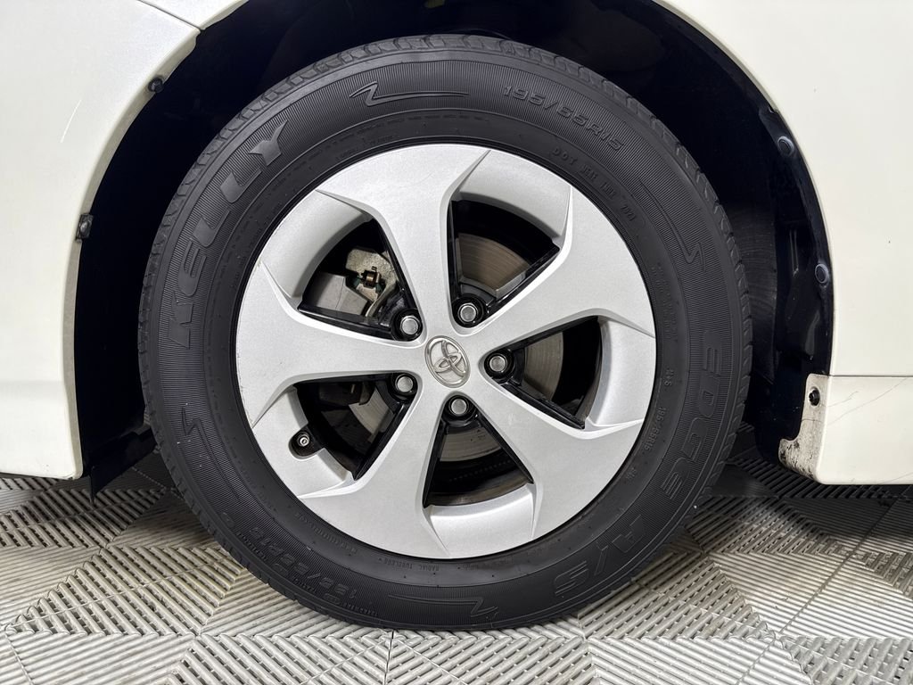 2015 Toyota Prius Two - Photo 20