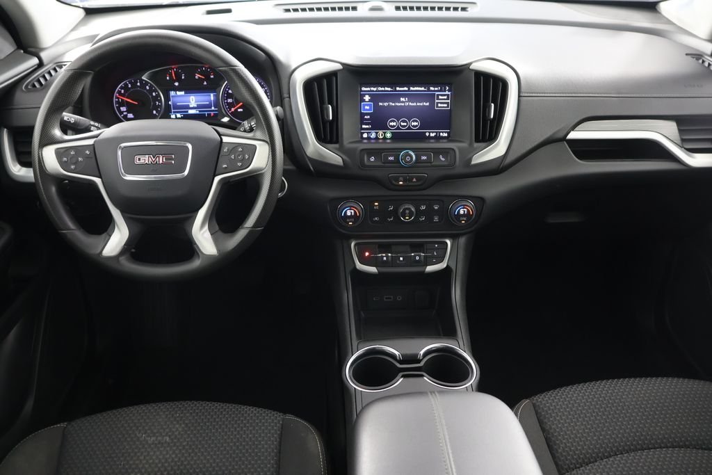 Used 2023 White GMC SLE image 9