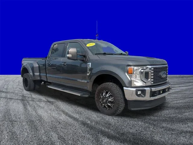 Certified Used 2020 Magnetic Metallic Ford Lariat image 2