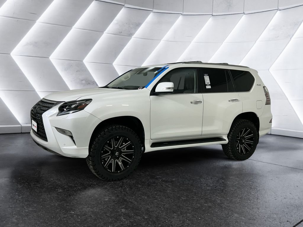 Used 2021  Lexus 460 Luxury image 3
