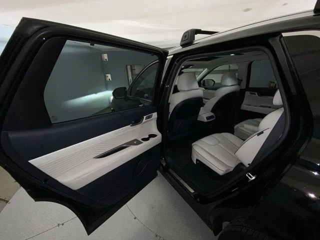 Used 2023 Black Hyundai Calligraphy image 20