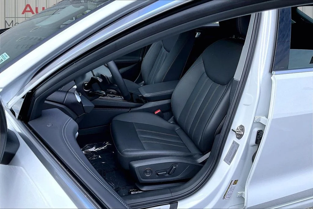 Used 2025 White Audi 2.0T Premium image 21